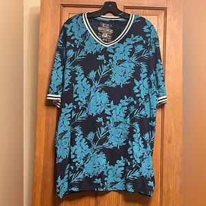Broken Threads Women’s Blue Floral Hawaiian Short-Sleeve T-Shirt Sz 2XB V-Neck